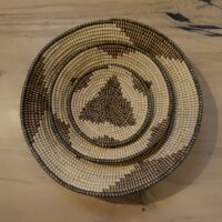 Mandenschalenset met aardse patronen