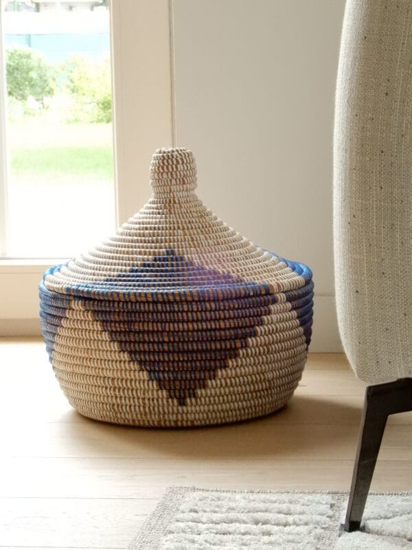 Medium basket with blue/white color pattern - Image 4