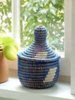 Klein tajine mandje met blauw-wit kleuraccent