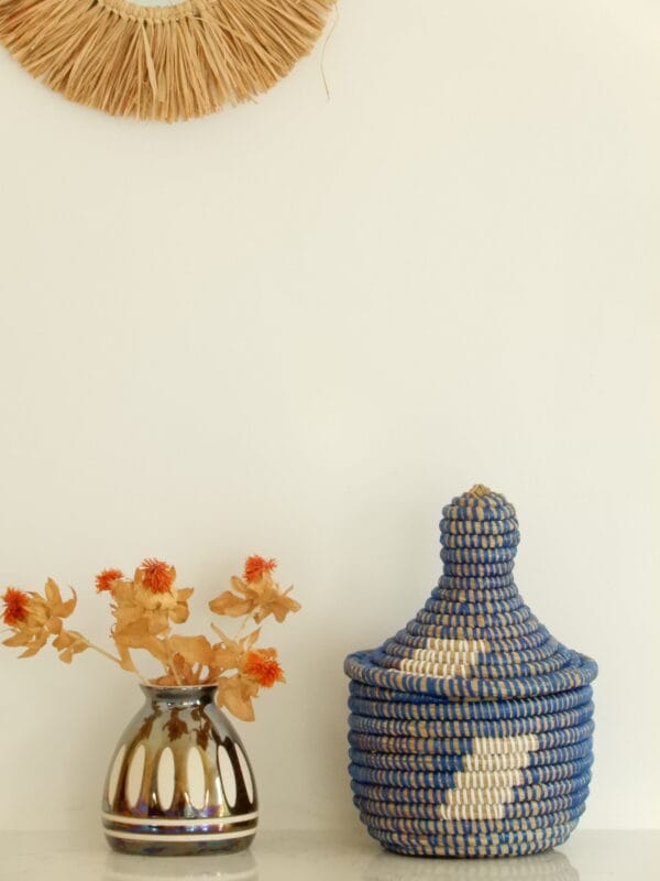 Klein tajine mandje met blauw-wit kleuraccent - Afbeelding 3