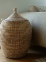 Witte hoge mand met puntig deksel - Afbeelding 2