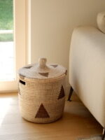 Medium basket with pointed lid