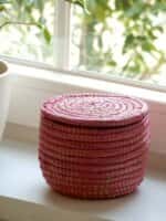 Round basket in pink
