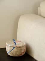 Round basket with pink/blue accent - Image 3