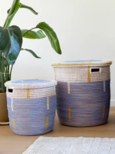 Unieke mandenset met blauw, witte en gele kleurtint
