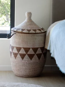 Grote tajine mand in aardse tinten