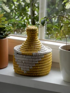 Tajinemandje met geel-wit patroon